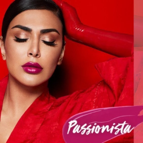 HUDA BEAUTY Demi Matte Cream Liquid Lipstick in Passionista - Picture 3 of 4